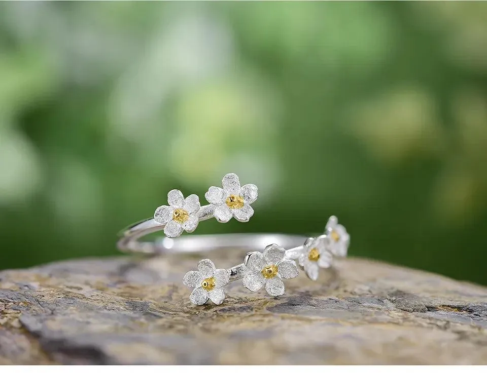 Charm Jewelry: LFJD0153 Delicate Flowers Adjustable Finger Rings