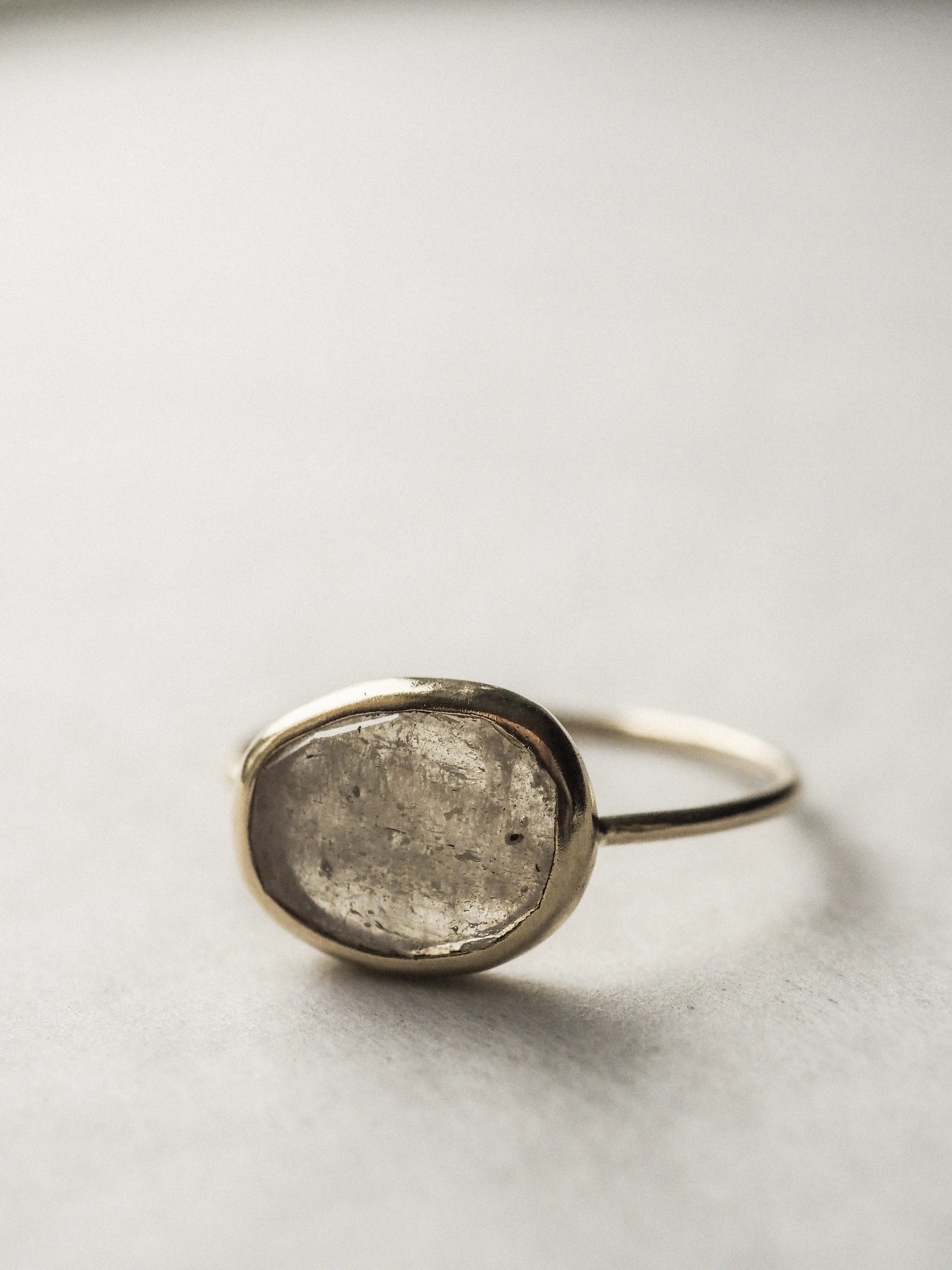 OVAL BEIGE SAPPHIRE RING