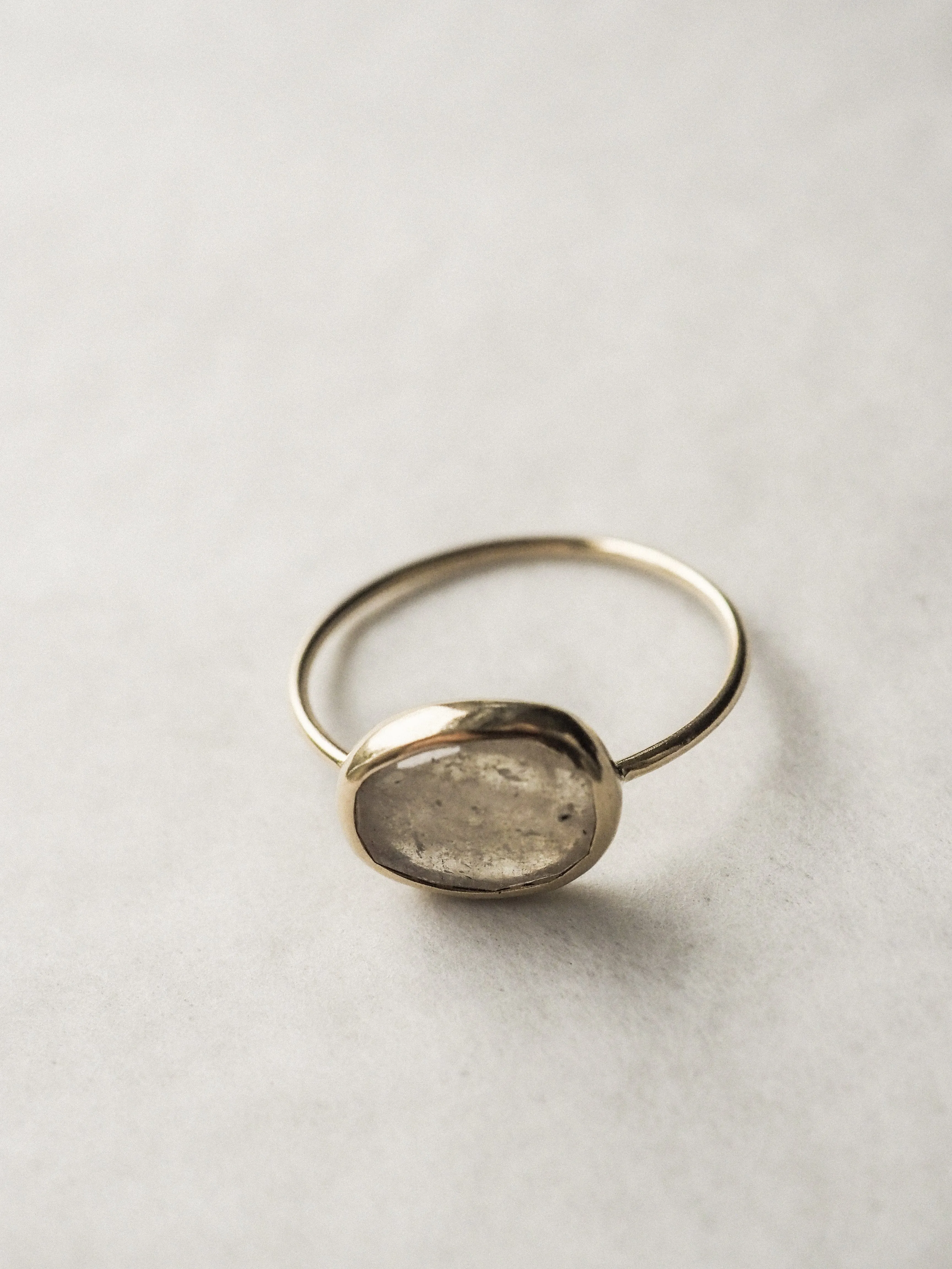 OVAL BEIGE SAPPHIRE RING